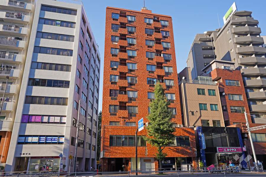 ライオンズ三田の外観（南側から）