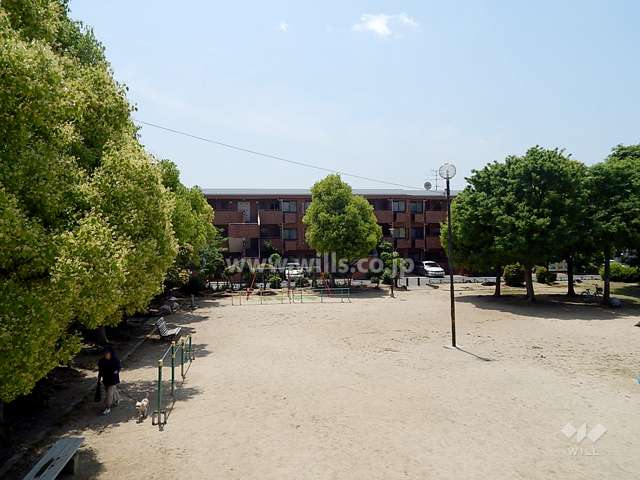 『塚ノ内公園』から見た北塚口シティハウス