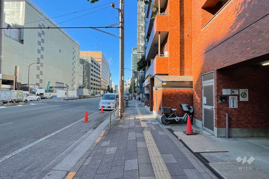 敷地南東側の前面道路