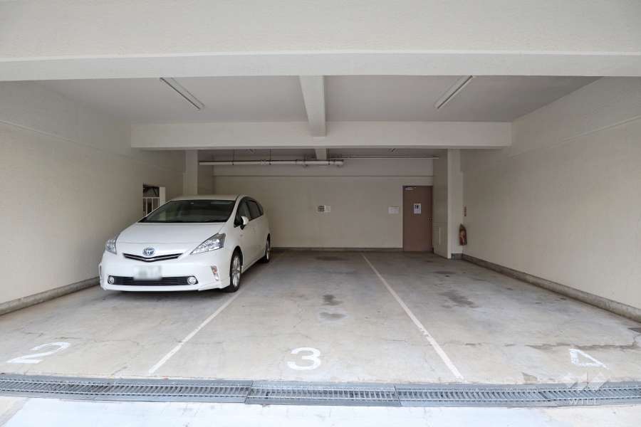 敷地内駐車場（屋内平面式）