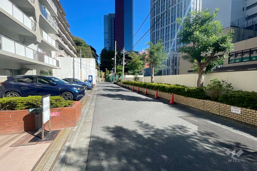 敷地南東側の前面道路