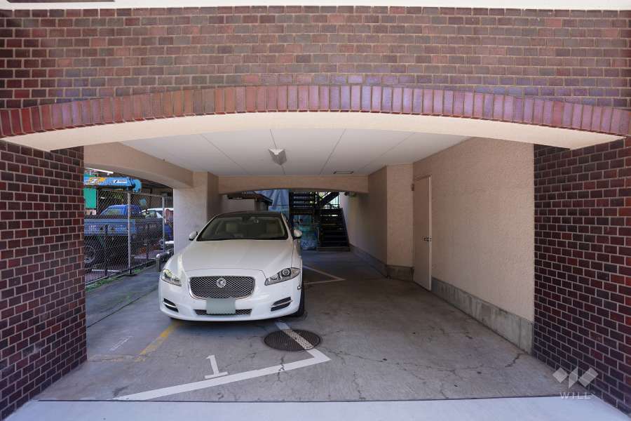 敷地内駐車場（屋内平面式）