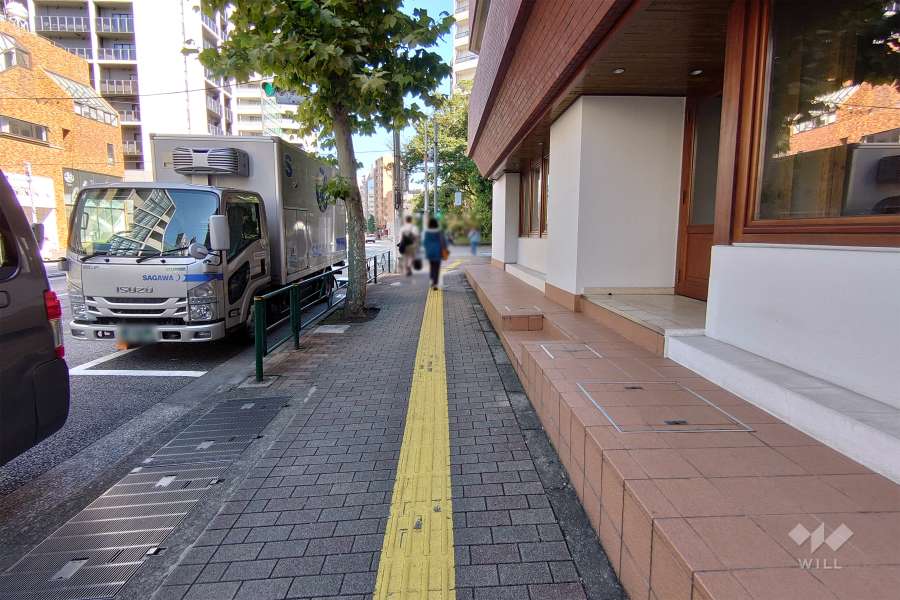 敷地北西側の前面道路