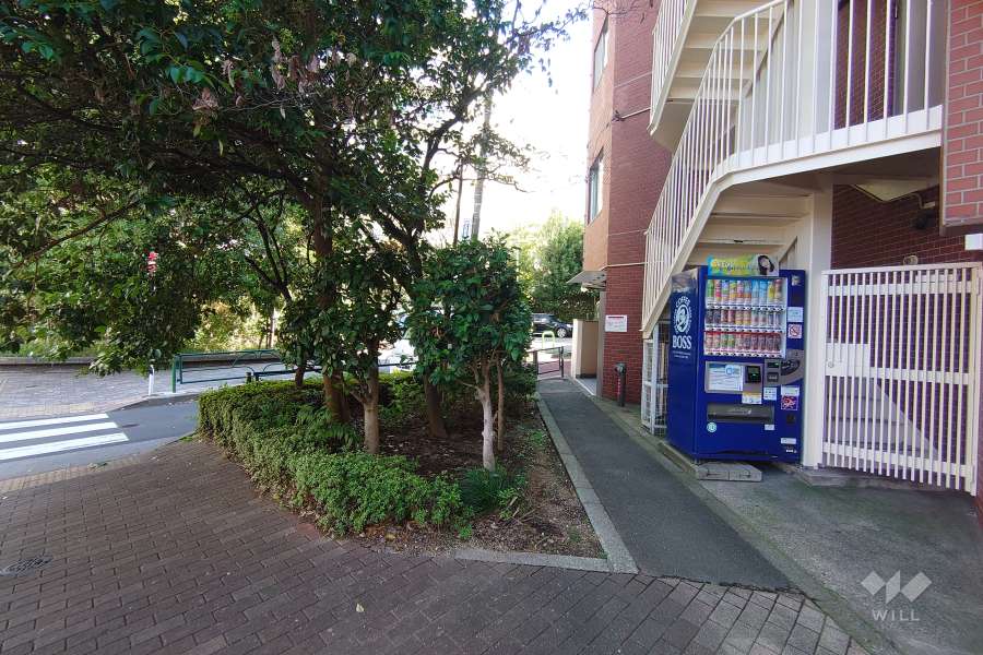 敷地北東側の前面道路