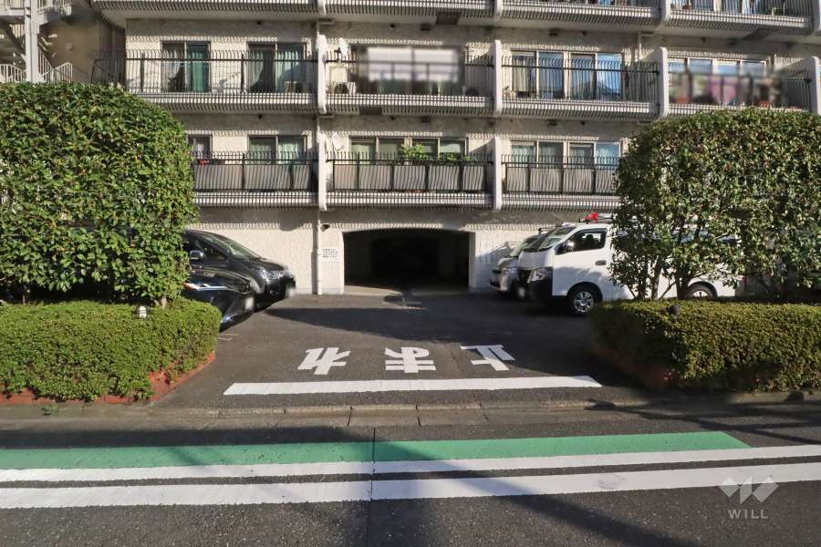 駐車場の出入り口