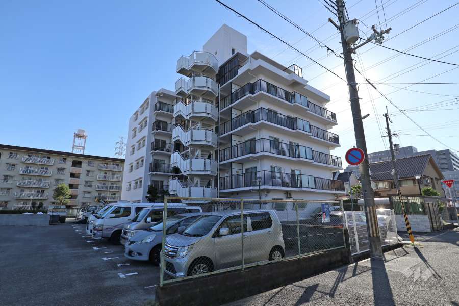 武庫川グランドコーポの外観(北東側から)