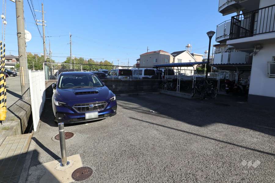 敷地内駐車場(屋外平面式)