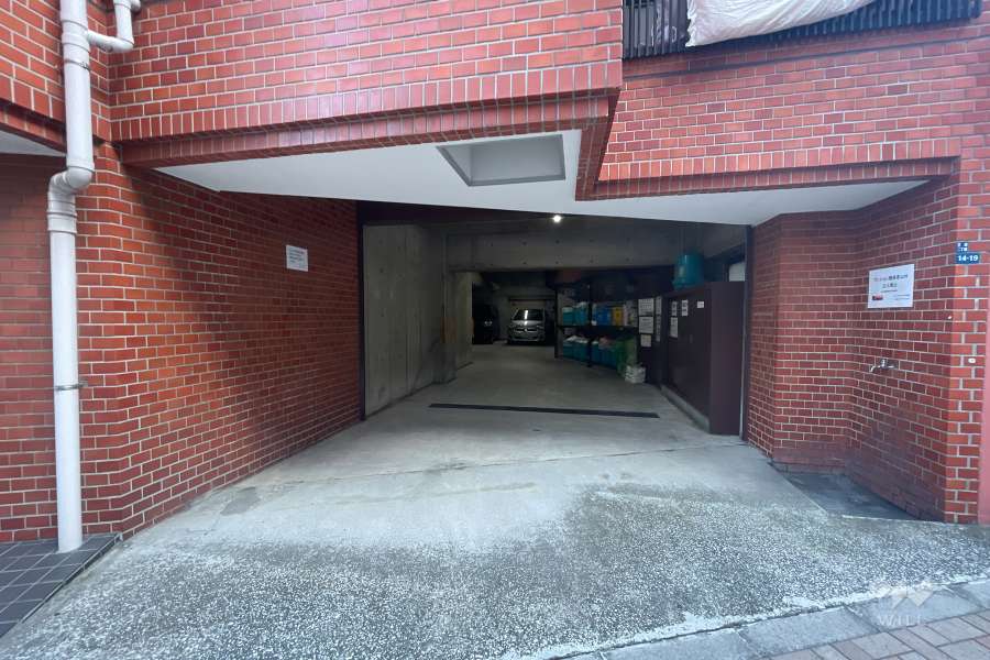 敷地内駐車場（屋内平面式）