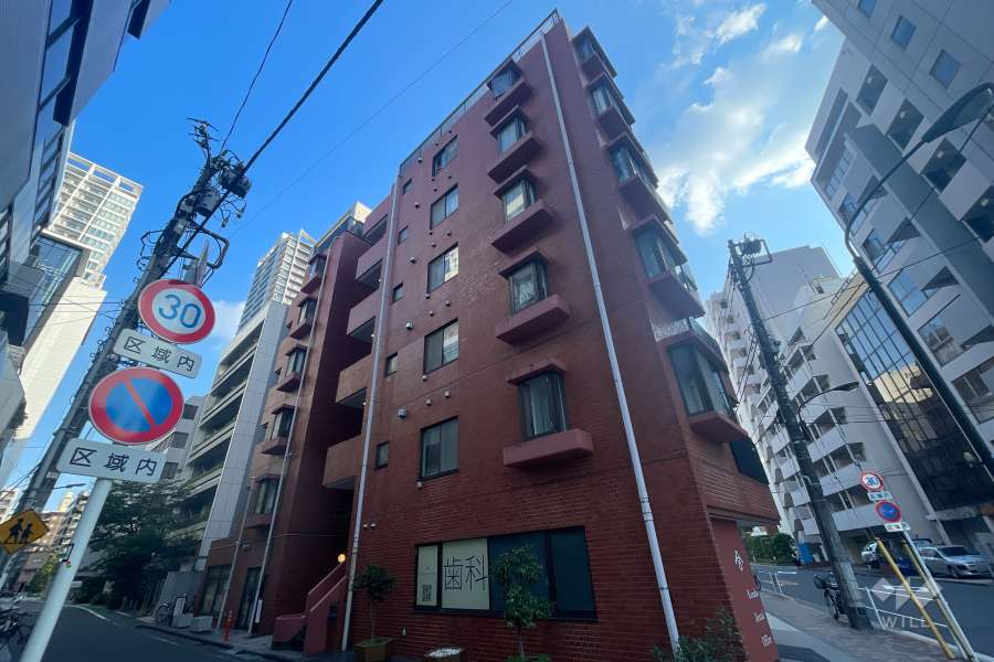 モナークマンション田町の外観（北側から）