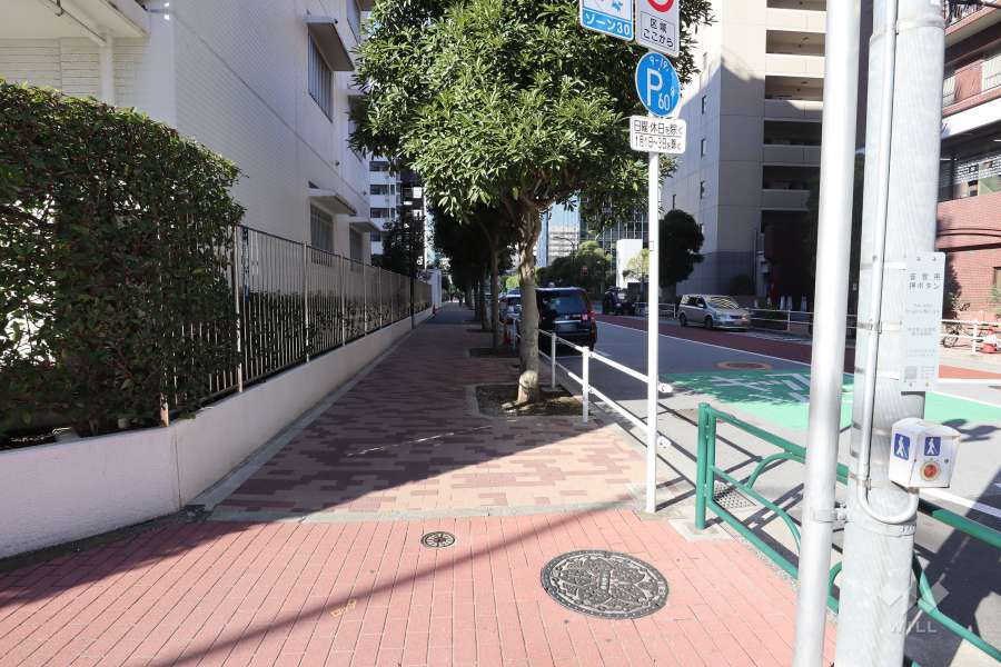 敷地北東側の前面道路