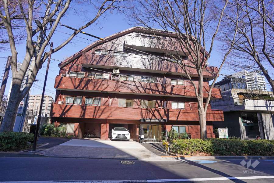 ライオンズマンション西麻布第２の外観（南側から）