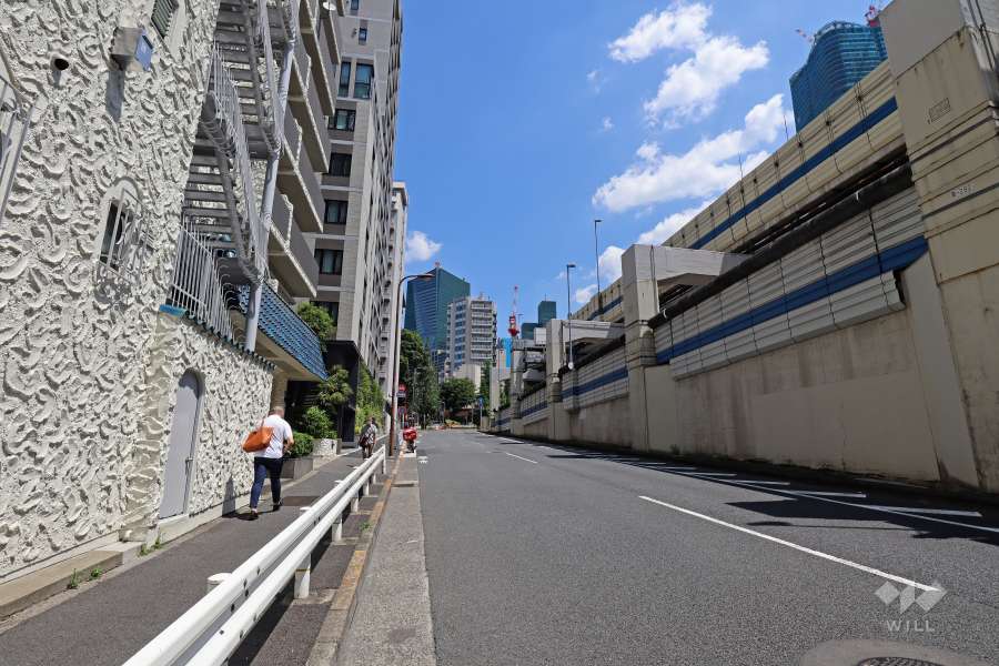 敷地南東側の前面道路