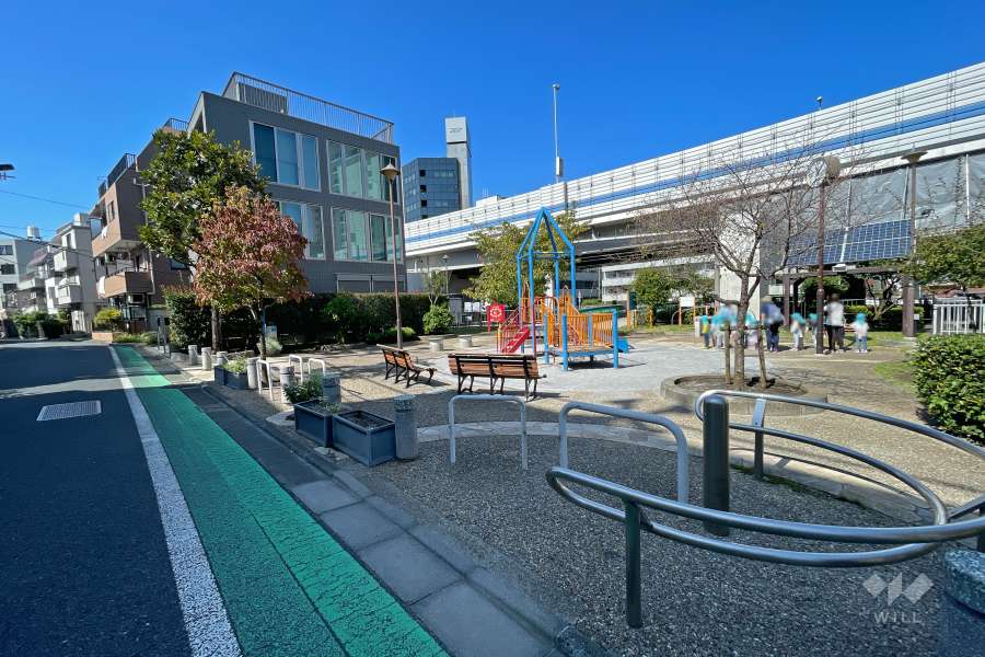 敷地北側の『白金公園』