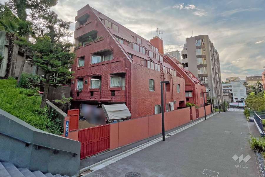 赤坂ロイヤルマンションの外観（南東側から）