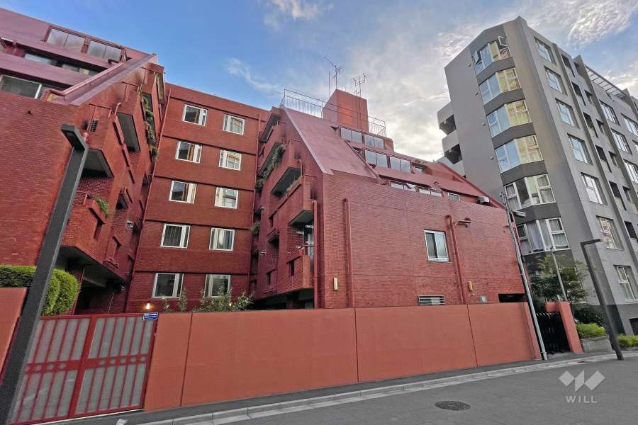 赤坂ロイヤルマンションの外観（南東側から）