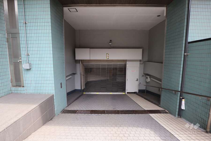 駐車場の出入り口