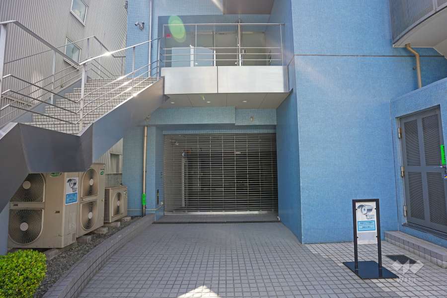 駐車場の出入り口