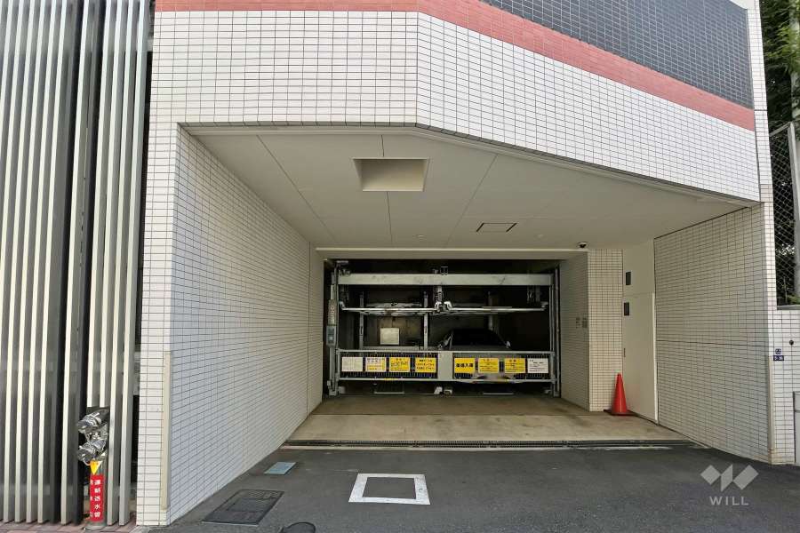 敷地内駐車場（屋内機械式）
