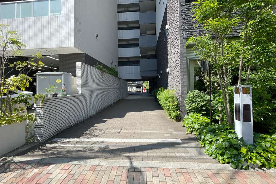 駐車場の出入り口