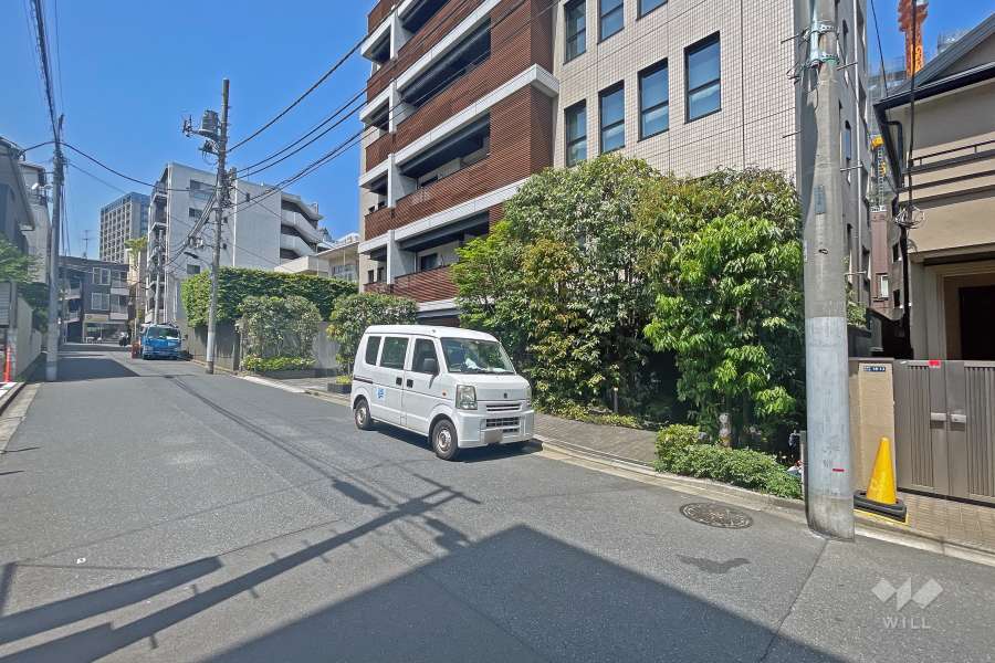 敷地南側前面道路（東側から）