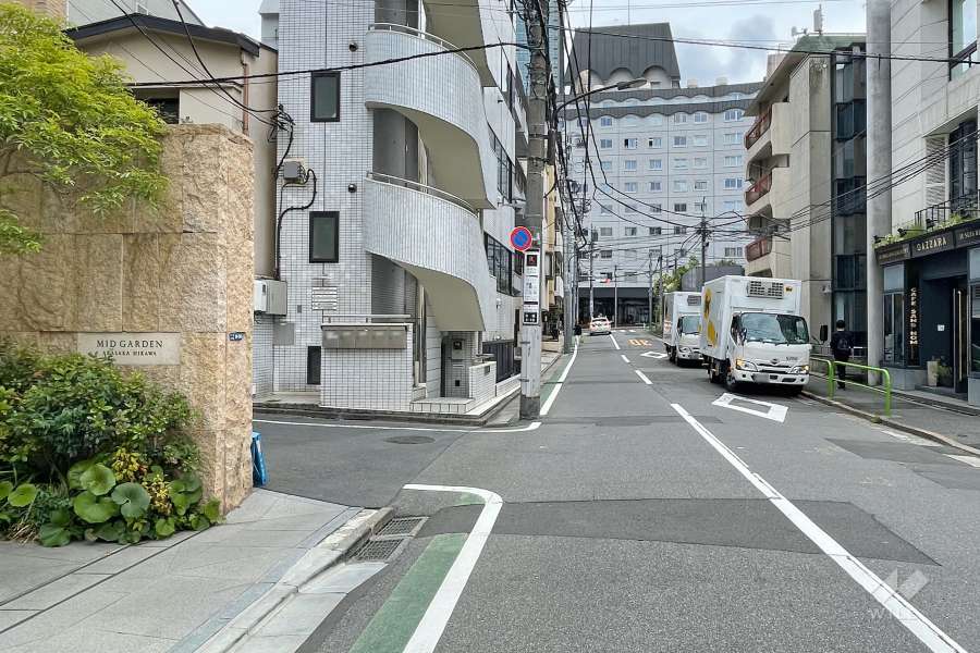 敷地北西側の前面道路