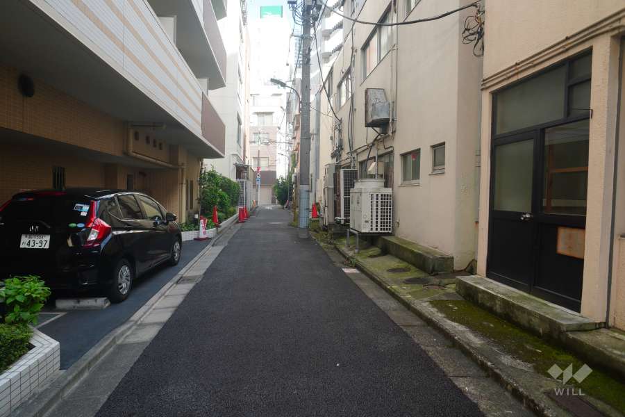 敷地南側の前面道路