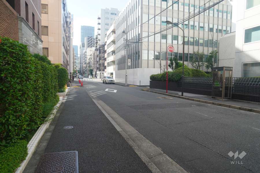 敷地北西側の前面道路