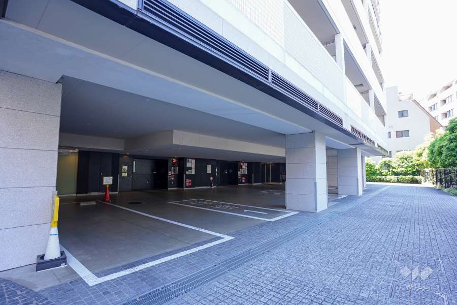 駐車場の出入り口　