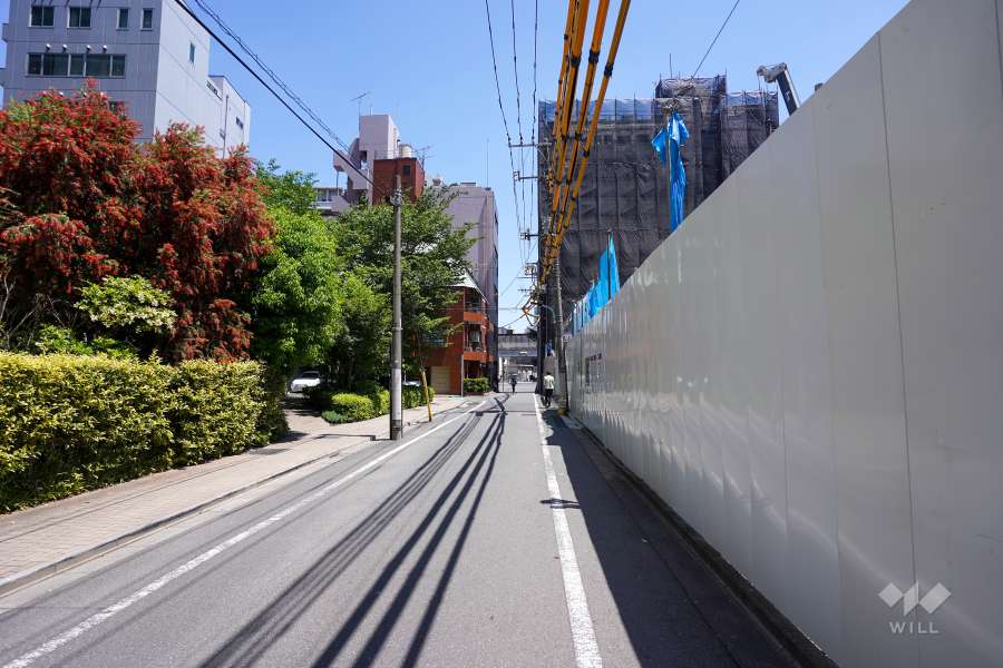 敷地南側の前面道路　