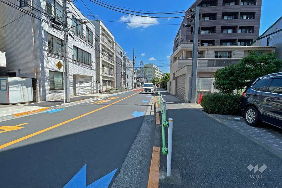 敷地北西側の前面道路