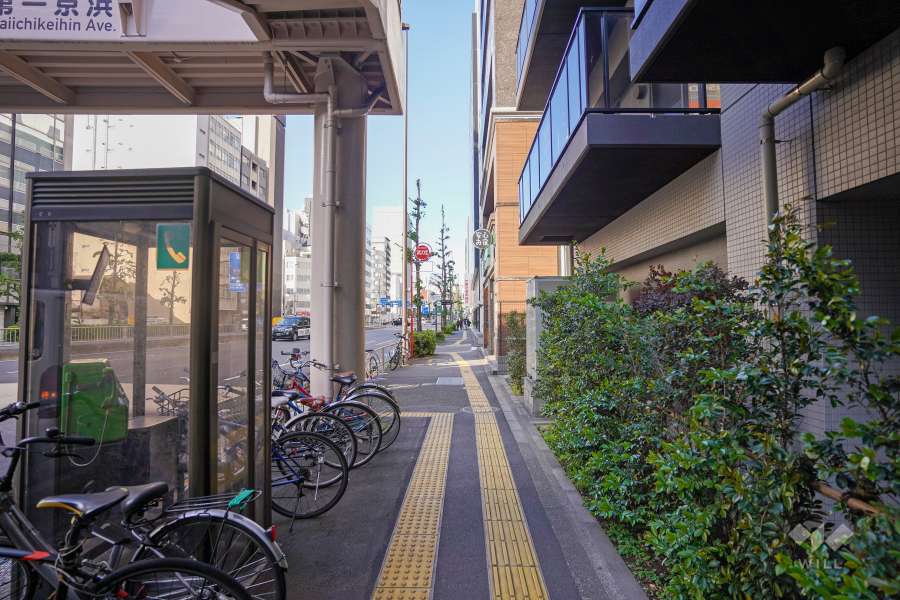 敷地北西側の前面道路