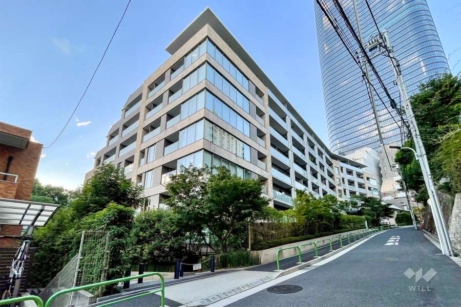ブランズ麻布狸穴町の外観（南東側から）