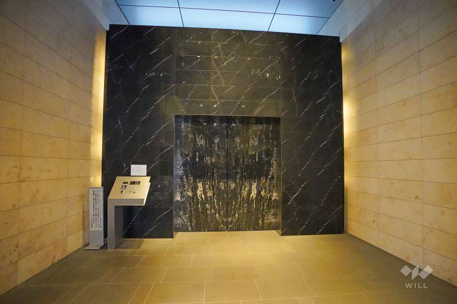 エントランスはオートロック付きです。