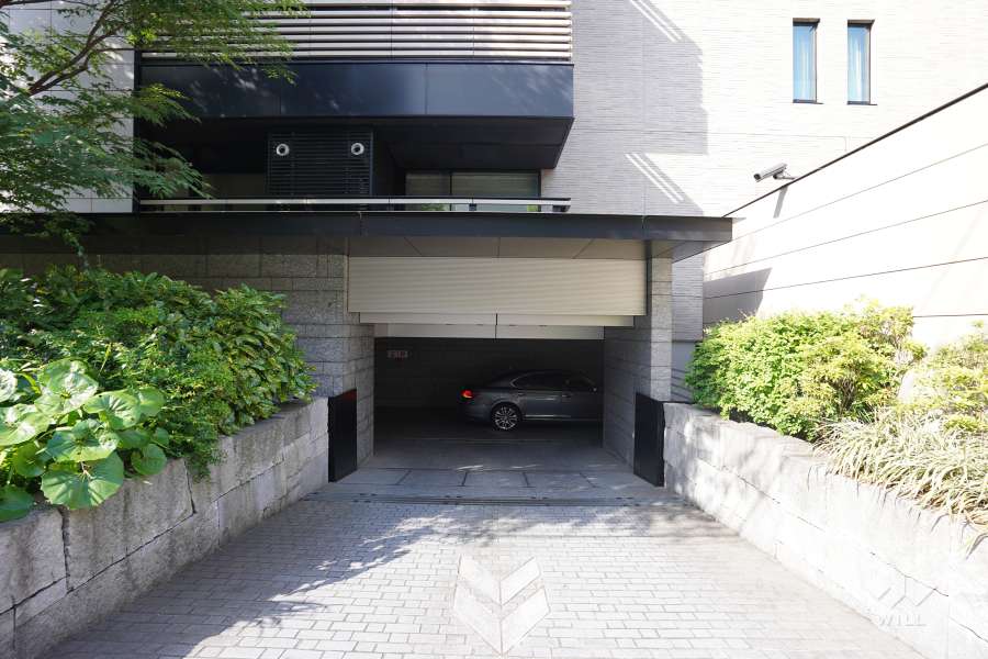 駐車場の出入り口