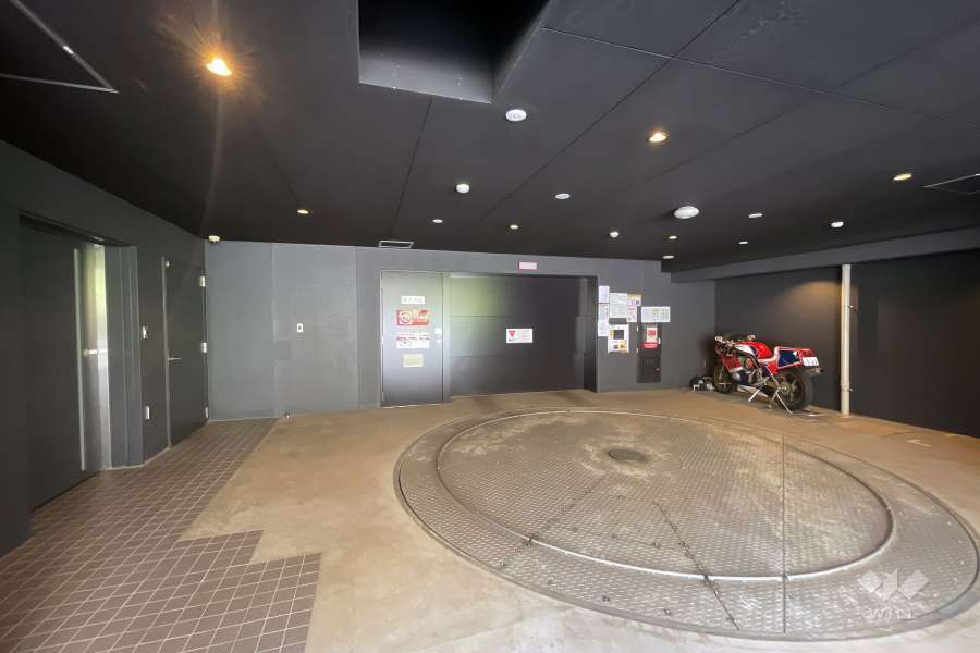 敷地内駐車場（屋内機械式）