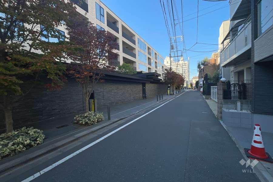 敷地東側の前面道路