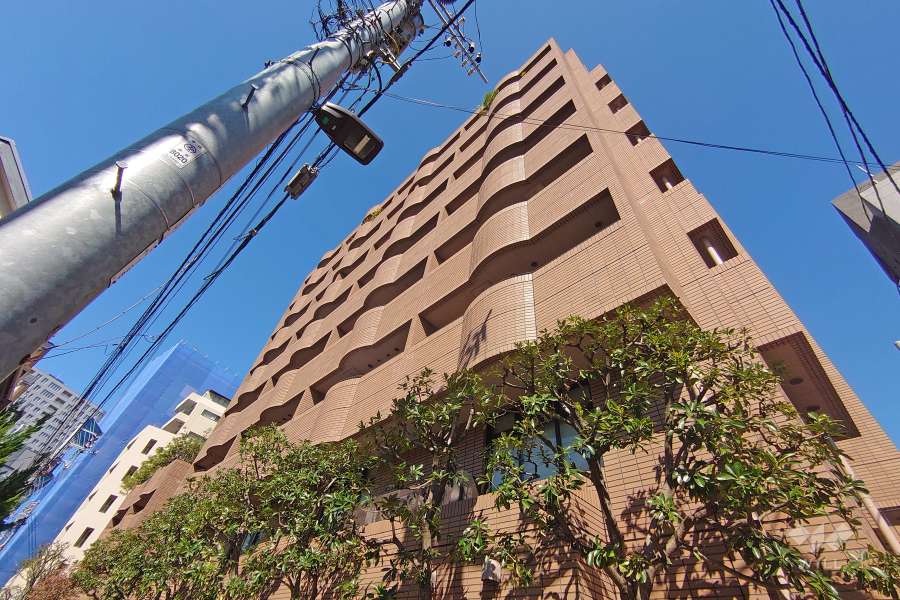 ベルテ南青山の外観（南西側から）