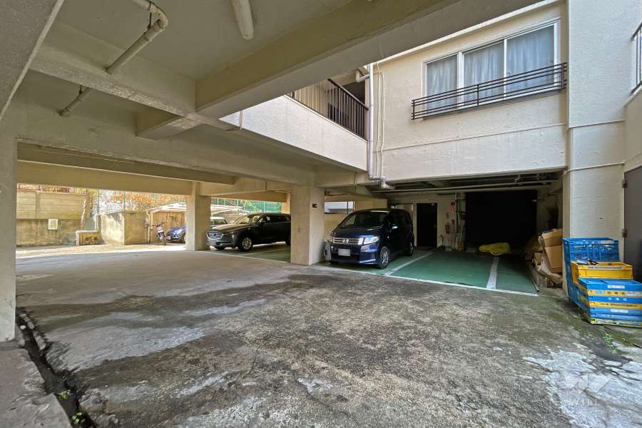 敷地内駐車場（屋内平面式）