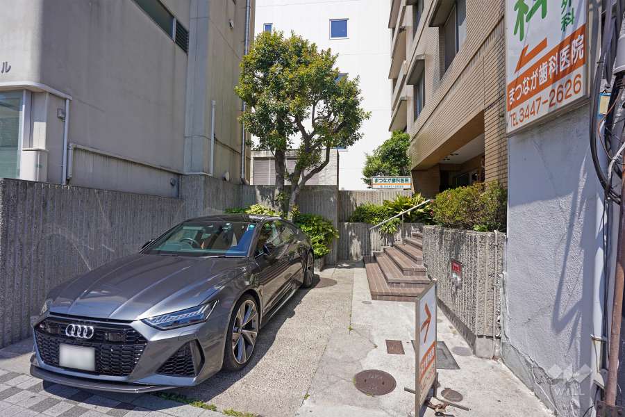 敷地入り口