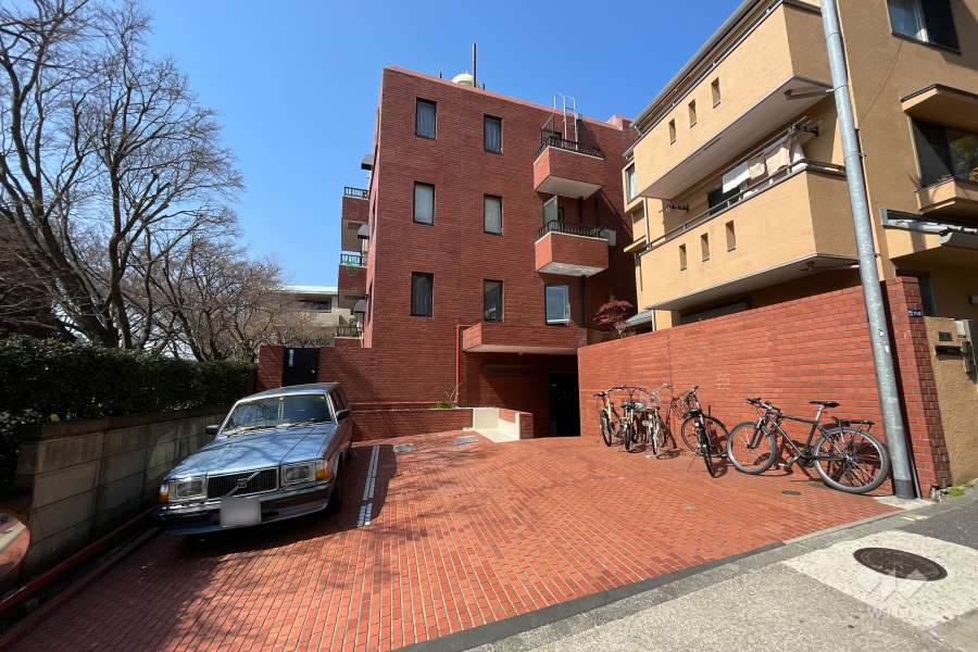 ロイヤル南麻布ガーデンの外観（南東側から）