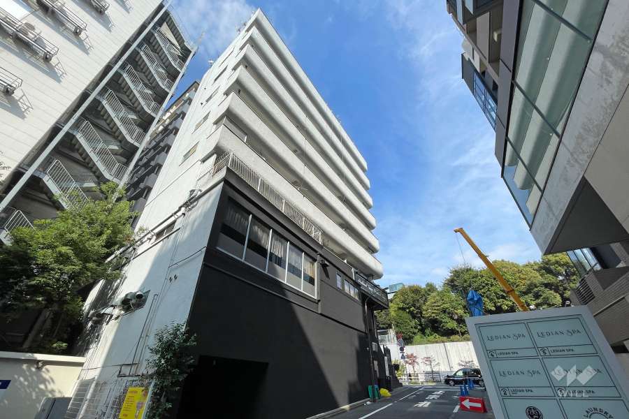 敷地東側の前面道路