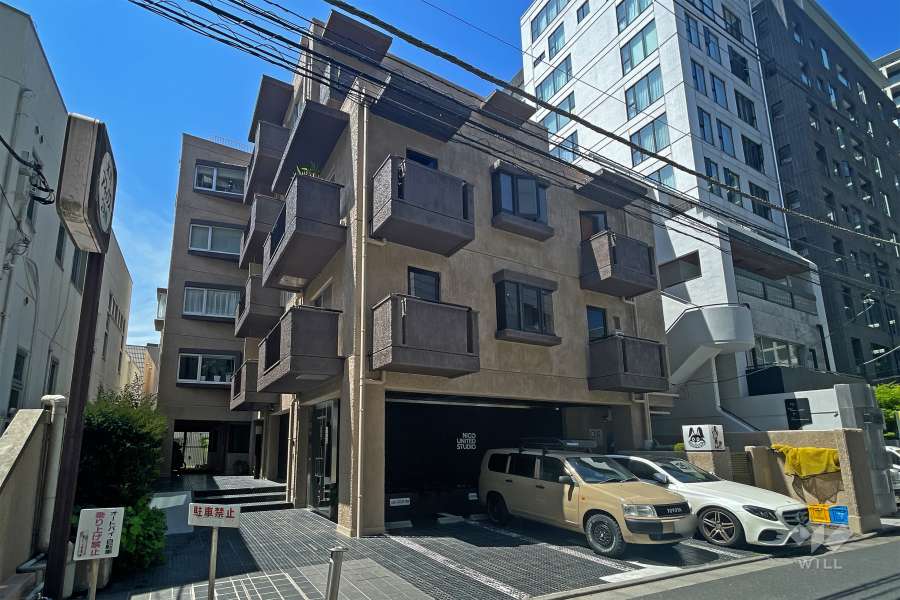 氷川アネックス２号館の外観（東側から）