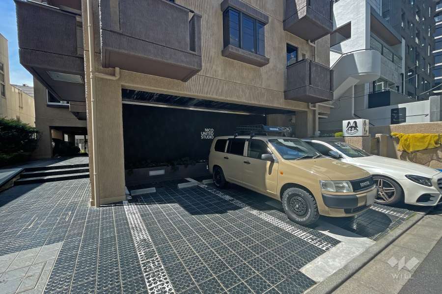 敷地内駐車場（屋外平面式）