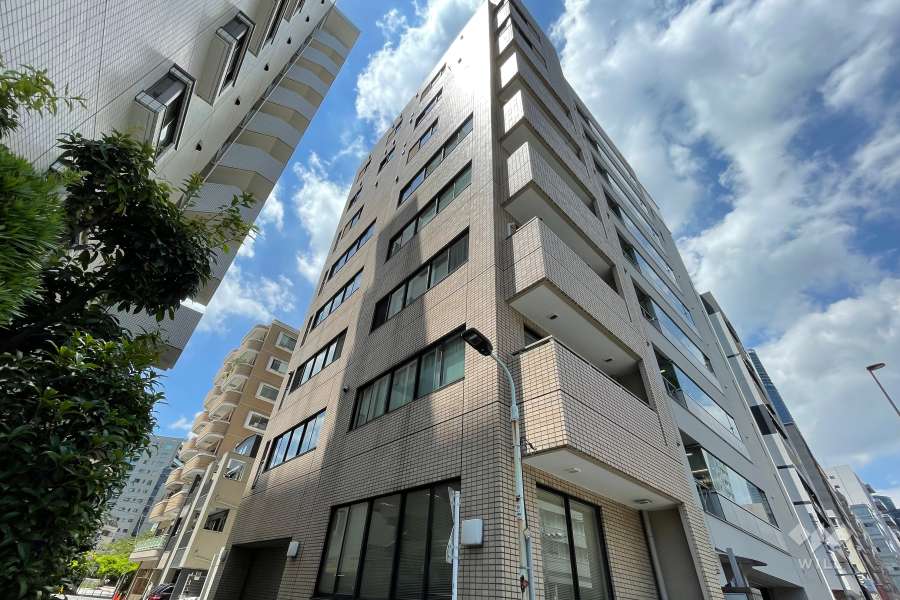 東麻布ビルの外観（南東側から）