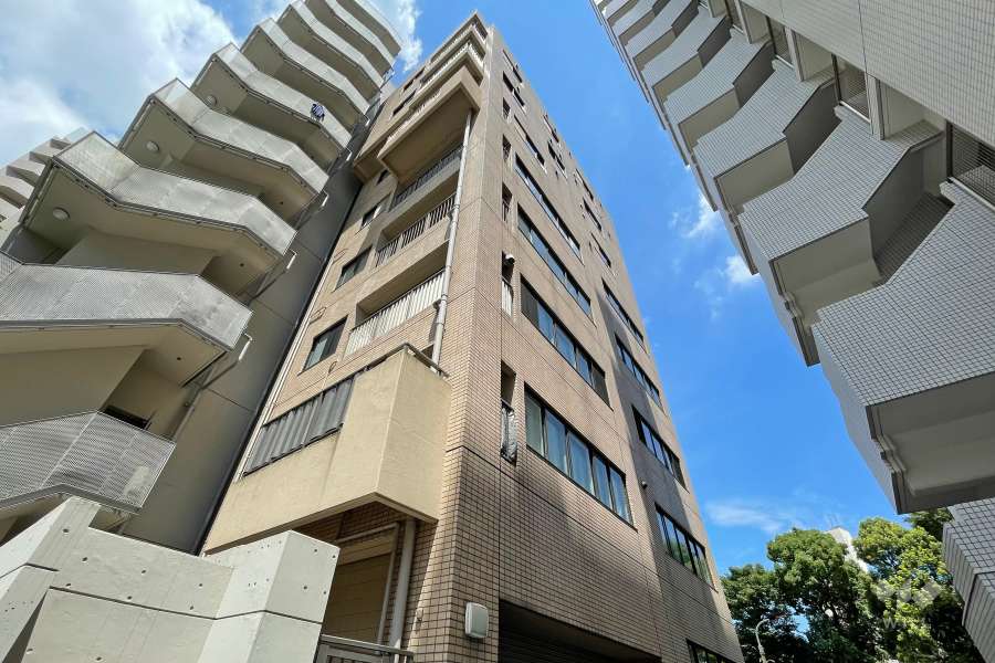 東麻布ビルの外観（南西側から）