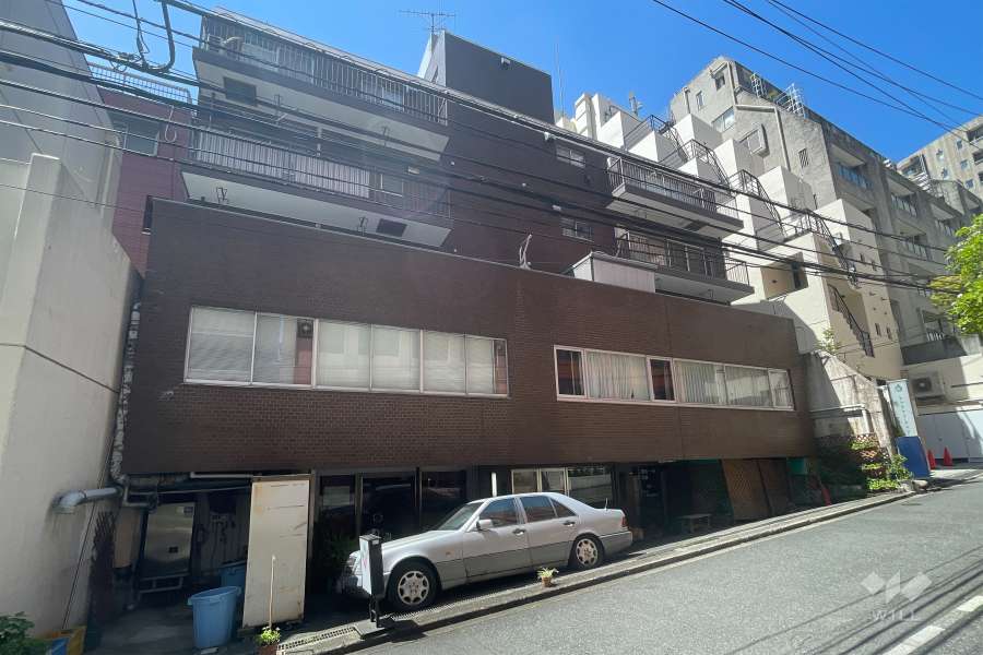 赤坂南部坂ハイツの外観（東側から）