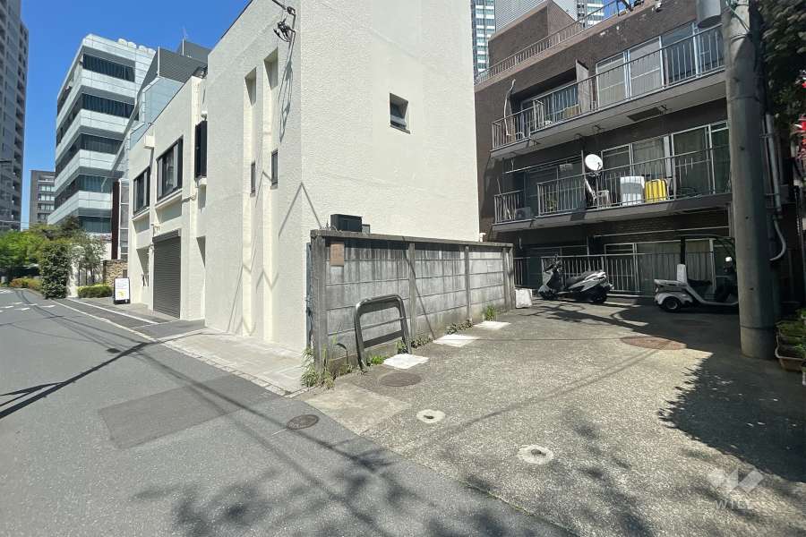 敷地南西側の前面道路