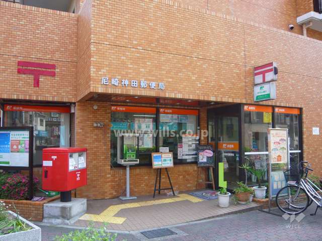 1階には郵便局があります。