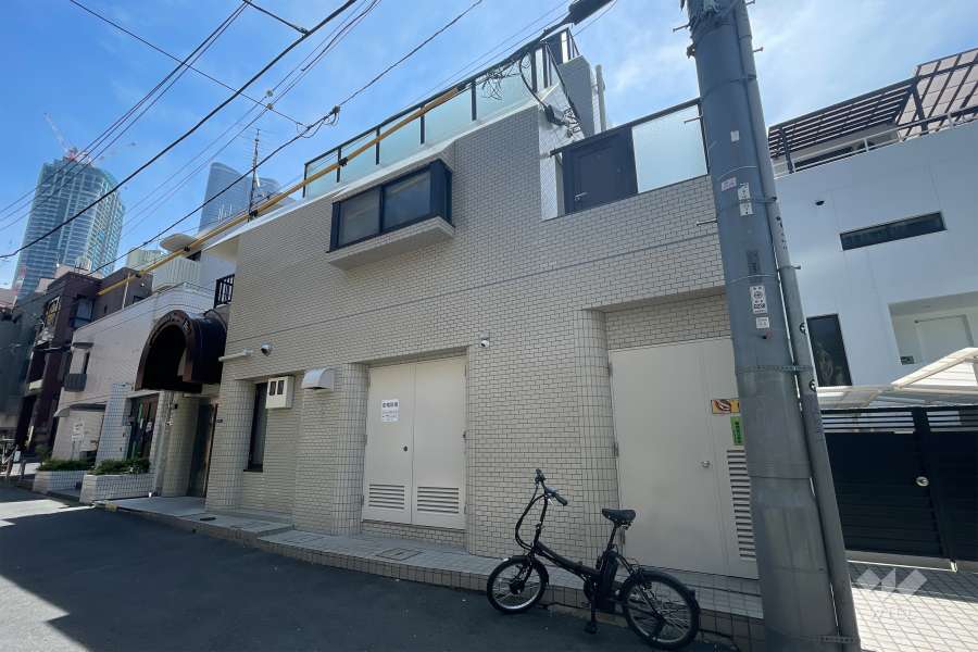 ライオンズマンション六本木第3の外観（北西側から）