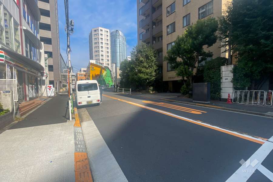敷地東側の前面道路　